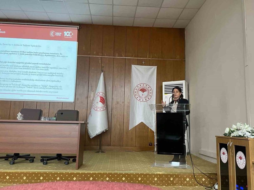 Pamukta Pembekurt zararlısına karşı bilgilendirme