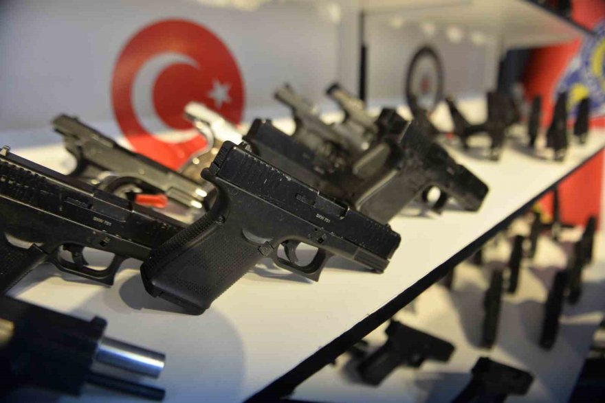 Seyhan polisi 80 ruhsatsız silah ele geçirdi