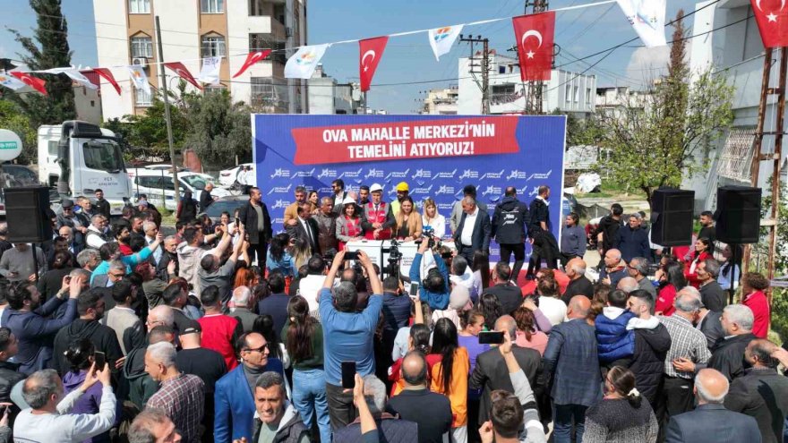 Karalar, Ova Mahalle Merkezi’nin temelini attı, iki noktada yapılan üst geçitlerinin açılışını gerçekleştirdi