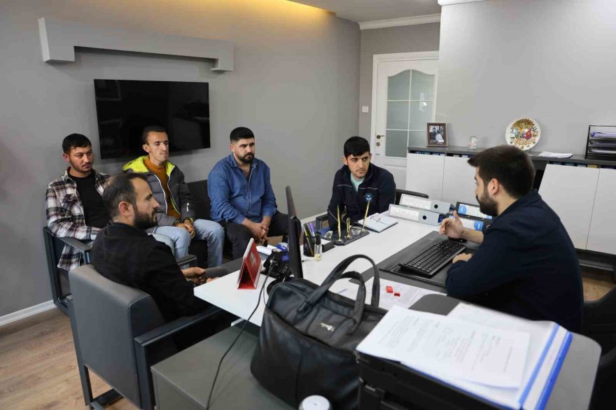 Yüksek kar vaadiyle binlerce kişiyi 100 milyon dolar dolandırdılar