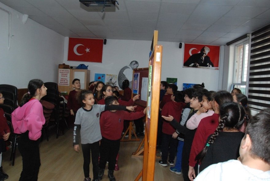 Küçük Ressam Berra Karen’den 1. Kişisel Resim Sergisi