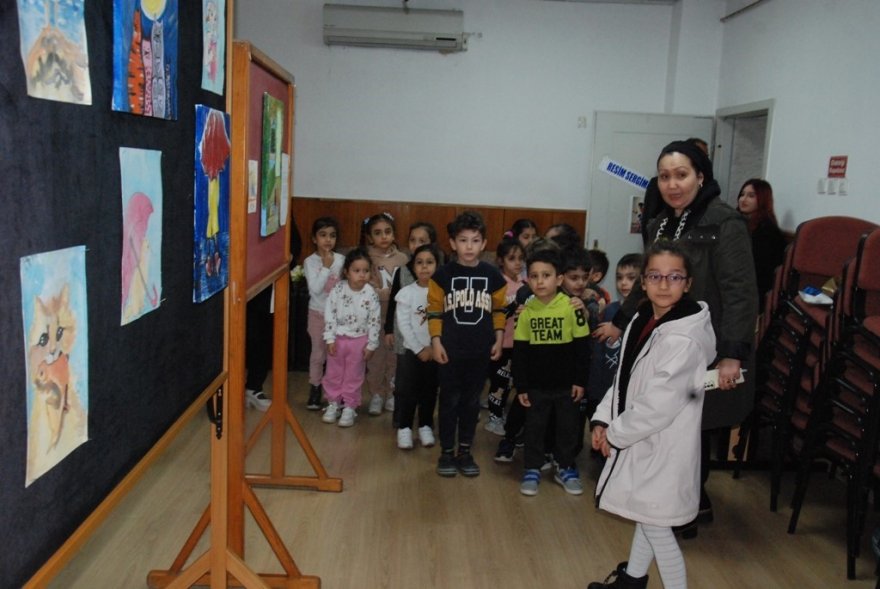 Küçük Ressam Berra Karen’den 1. Kişisel Resim Sergisi