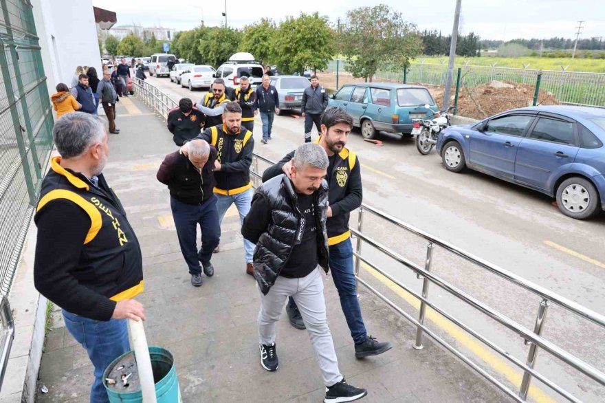 Adana’da silah kaçakçılarına operasyon