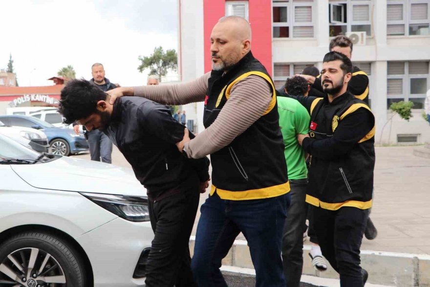 Motosiklet hırsızları polisten kaçamadı