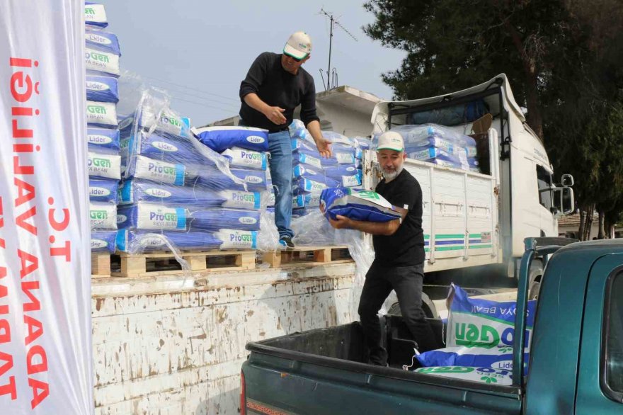 Adana’da 22 ton soya tohumu dağıtıldı
