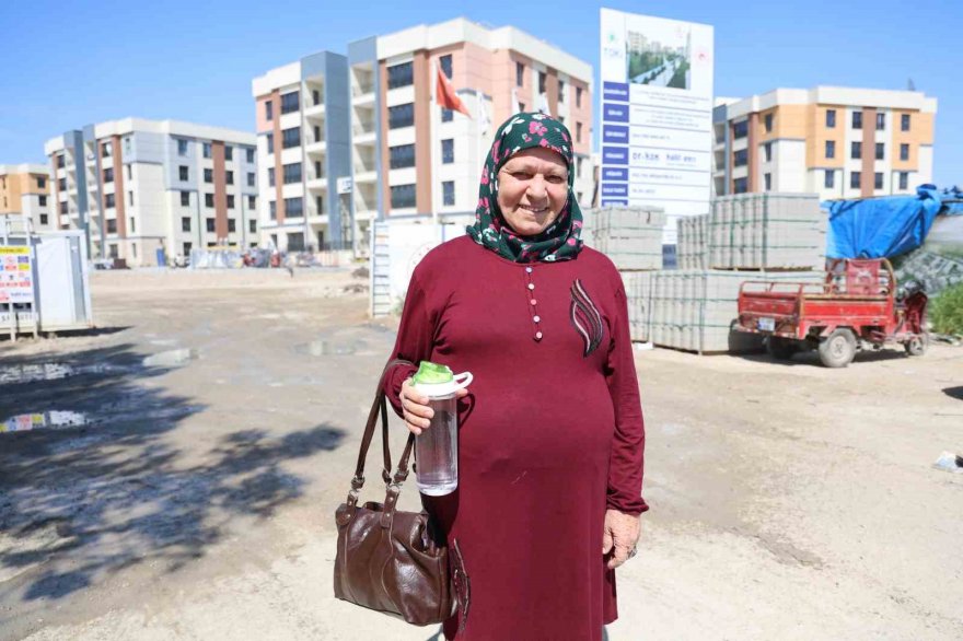 516 deprem konutu hak sahiplerine teslim edildi