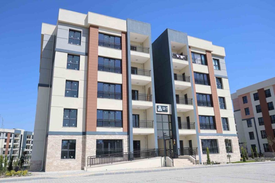 516 deprem konutu hak sahiplerine teslim edildi