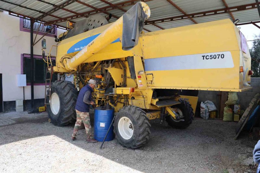 Buğday hasadı öncesi biçerdöverler hazırlanıyor
