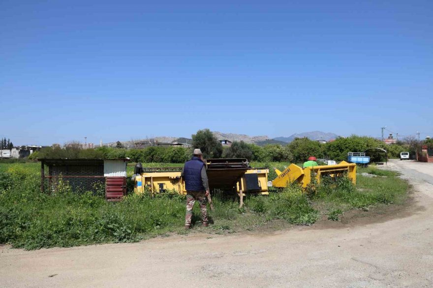 Buğday hasadı öncesi biçerdöverler hazırlanıyor