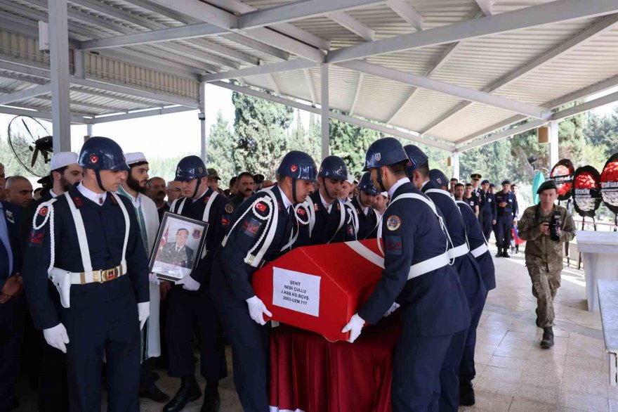 Adanalı Şehit Nebi Çullu gözyaşları içinde toprağa verildi