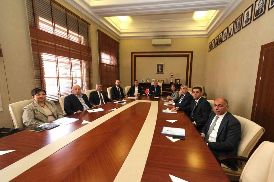 Başkan Karalar, mazbata ve devir teslim törenlerine katıldı