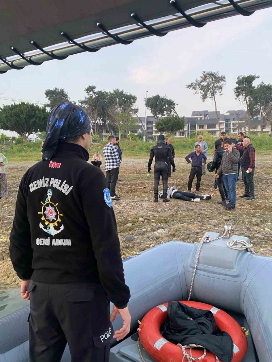 Adana’da göle yüzmeye giren genç boğuldu