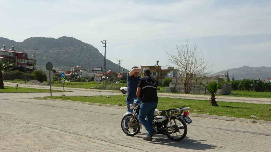 Kozan’da 15 yıllık husumette silahlar konuştu: 2 yaralı