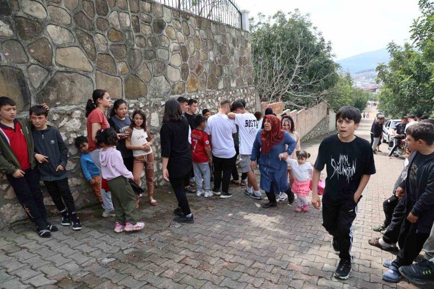 Bayram harçlığı kuyruğu