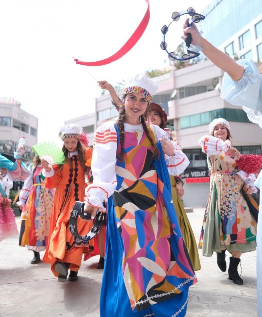 Yüzbinlerce insan Adana'da akın etti!