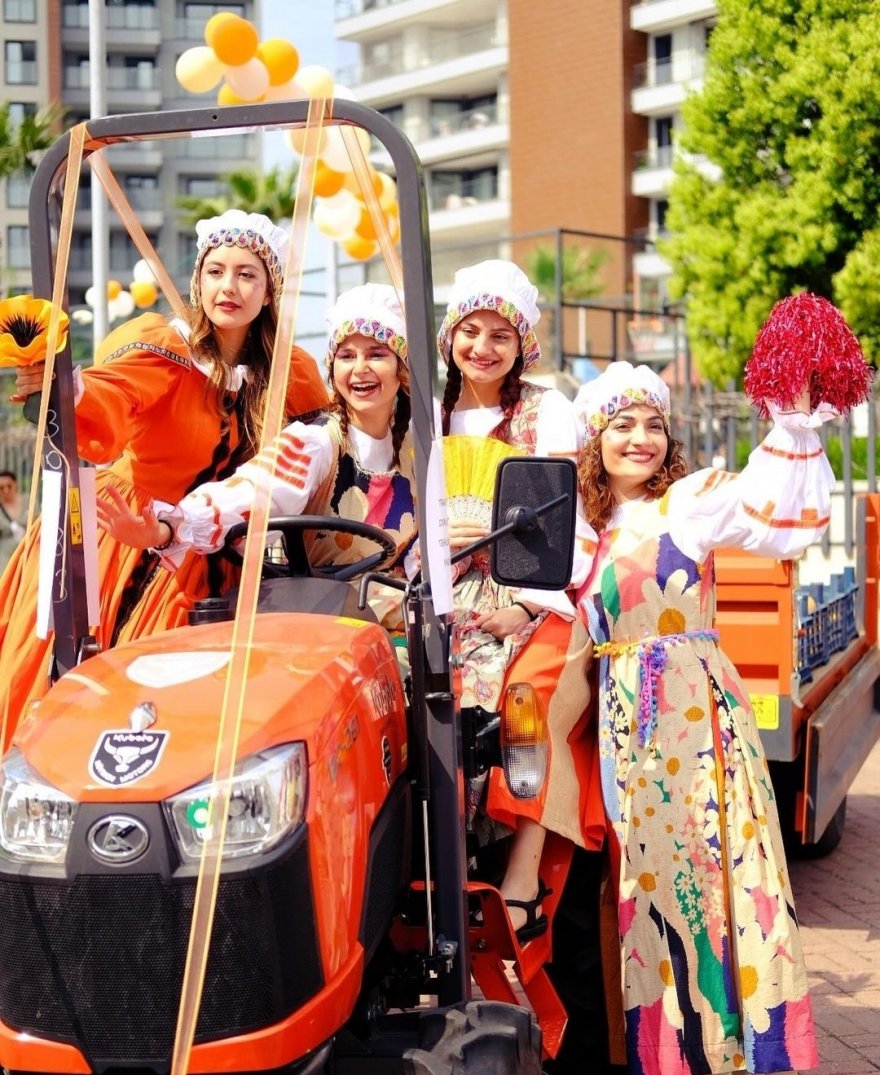 Yüzbinlerce insan Adana'da akın etti!