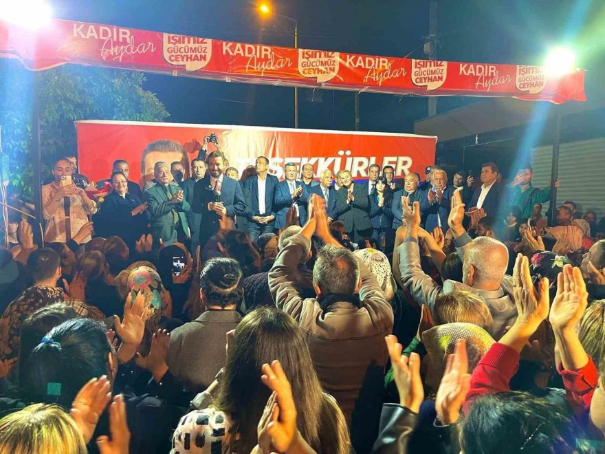 Ceyhan Belediye Başkanı Kadir Aydar teşekkür mitingi yaptı