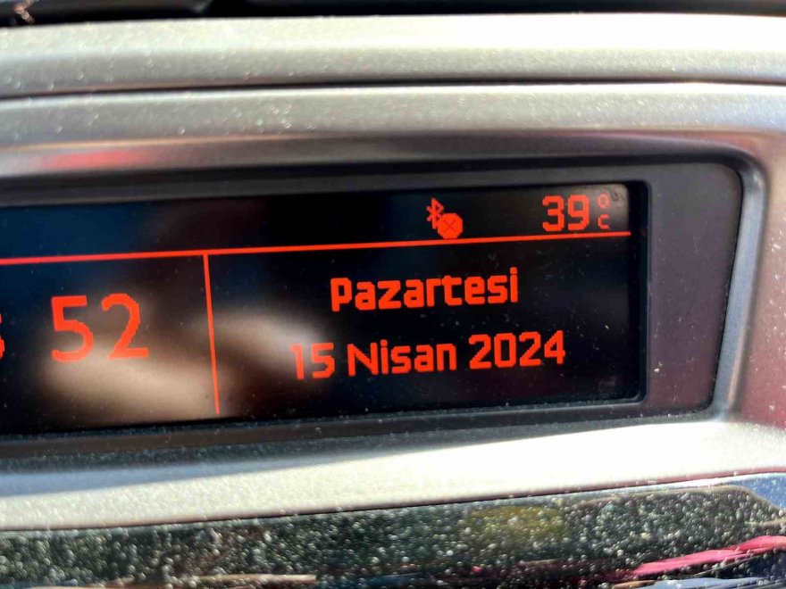 Nisan’da sıcaklık Adana’da rekor seviyeye ulaştı, termometreler 39 dereceyi gösterdi