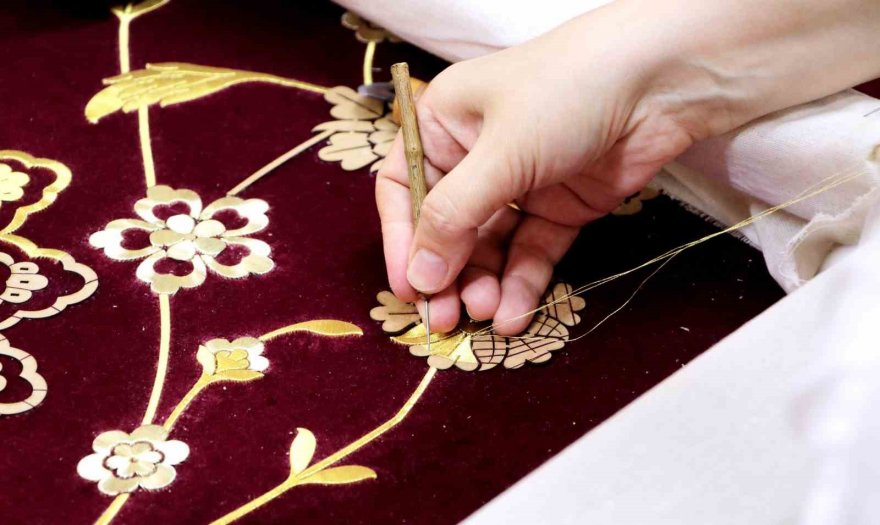 Osmanlı puşideleri Adana’da ilmek ilmek işleniyor