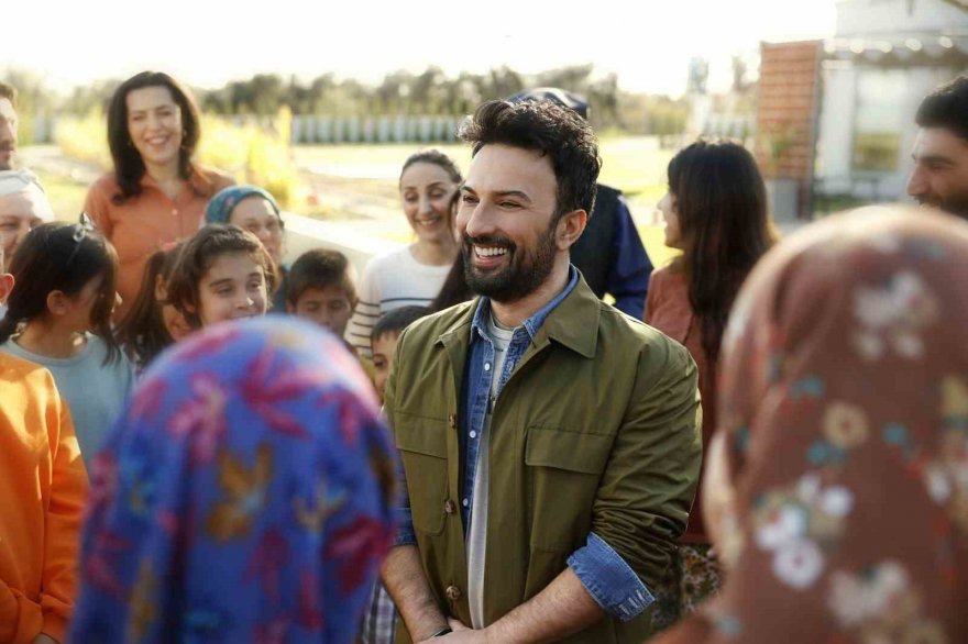 Tarkan, ‘Yarının Köyleri’ için yeniden kamera karşısında