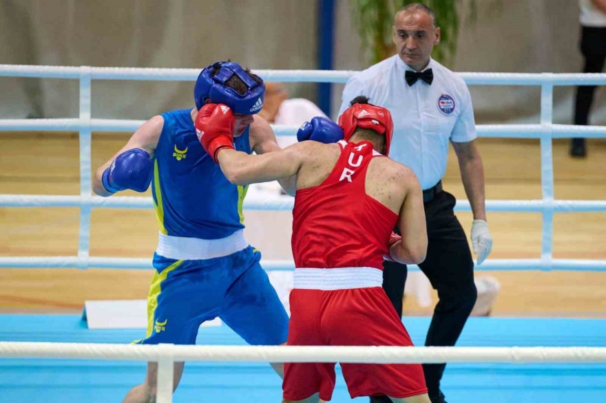Çocukluğunda izlediği müsabakalardan esinlenip boksa başladı, Avrupa 3.’sü oldu