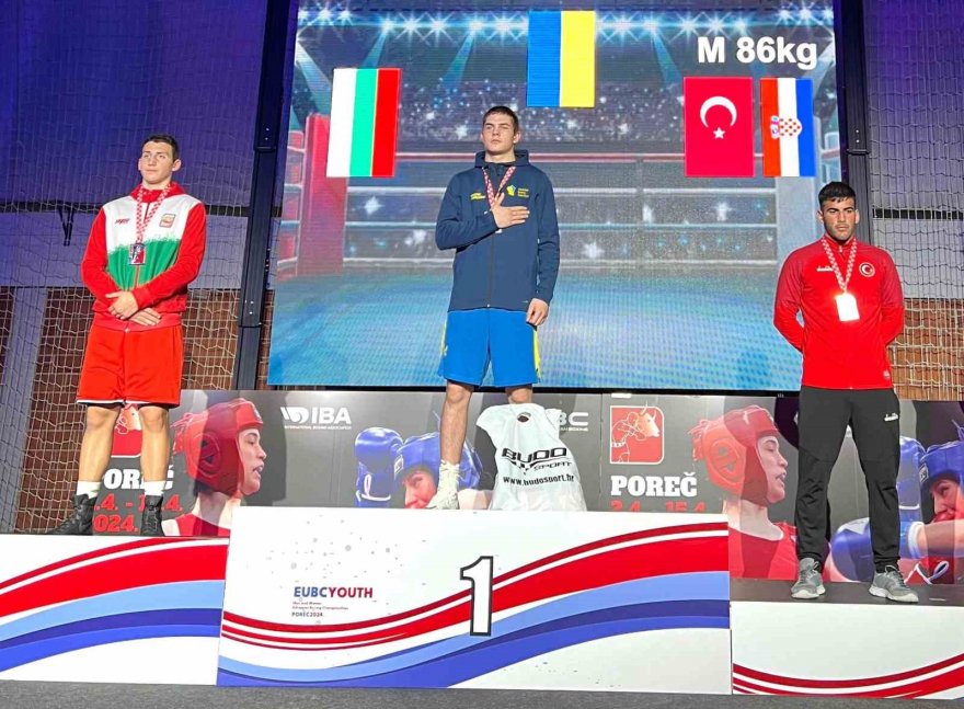 Çocukluğunda izlediği müsabakalardan esinlenip boksa başladı, Avrupa 3.’sü oldu