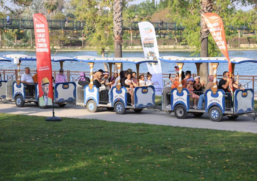 Portakal Çiçeği Karnavalı renkli görüntülere sahne oluyor