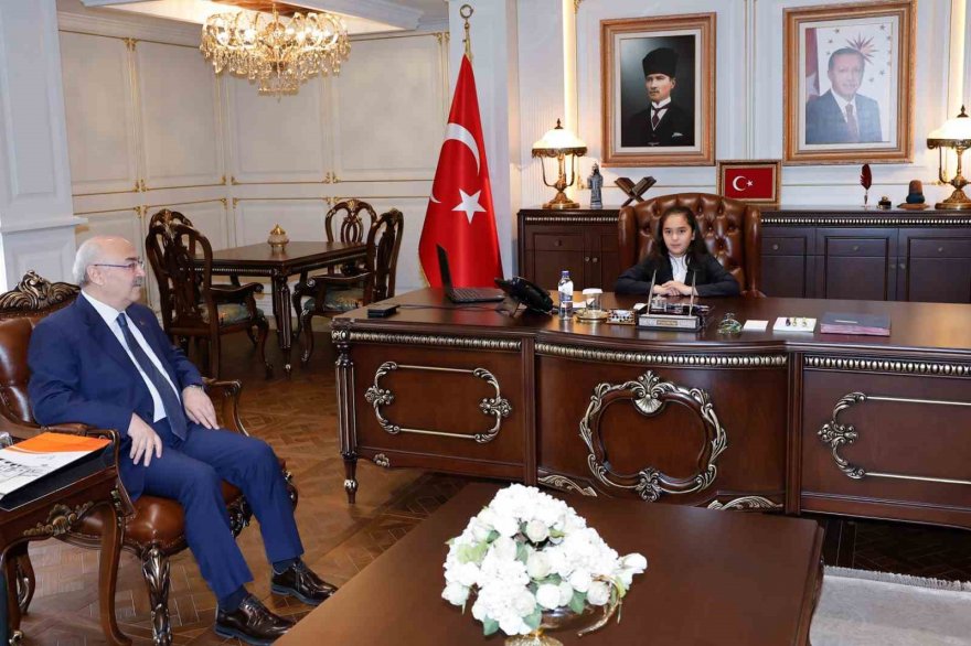 Çocuk Vali Şimşek, 