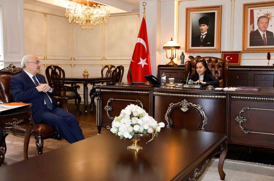 Çocuk Vali Şimşek, 