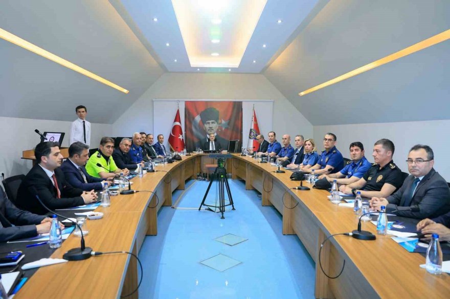 Vali Köşger: "Adana, her yönüyle güzel hadiselerle anılmayı hak eden bir şehir"