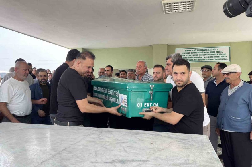 Otobüsün açık kapısından düştükten sonra hayatını kaybeden yaşlı kadın toprağa verildi