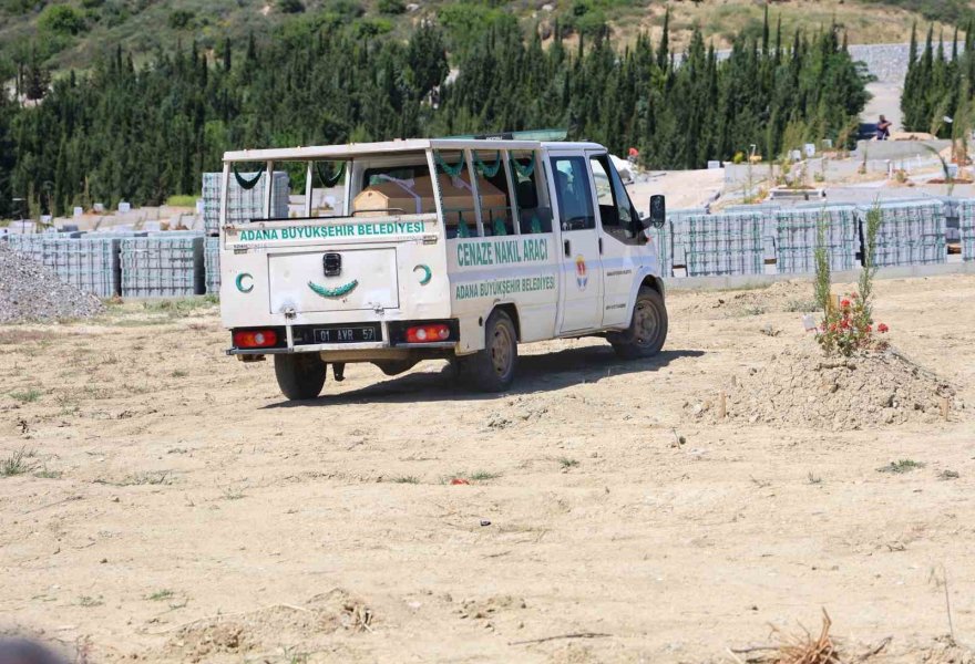 ABD’de ölü bulunan Adanalı fenomenin mezarı açıldı, yeniden otopsi yapılacak