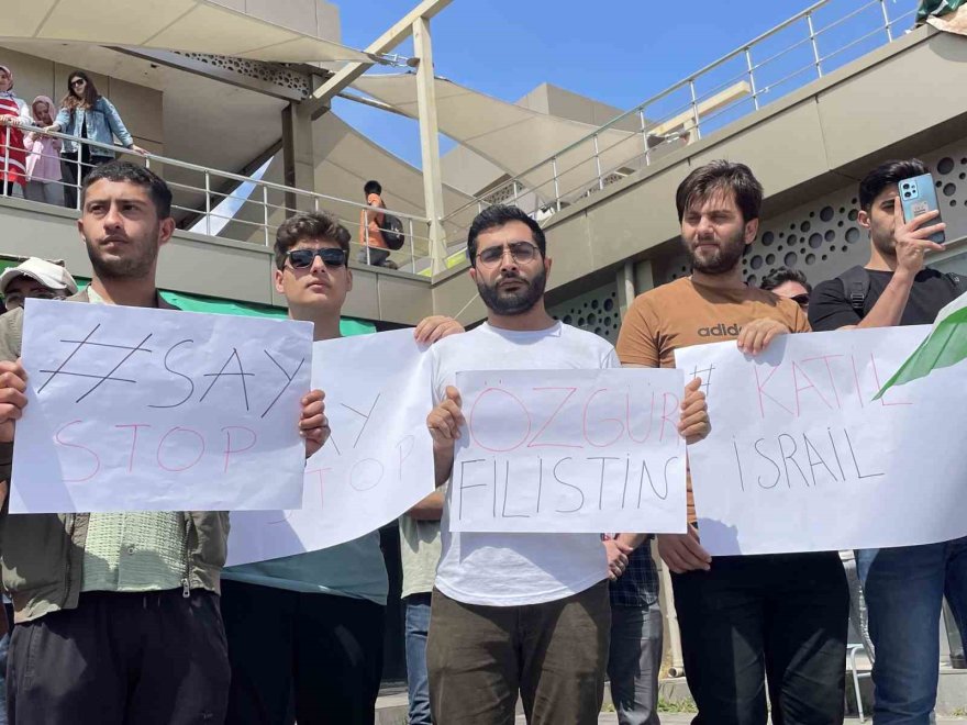 Adana’da üniversite öğrencileri Filistin için yürüdü