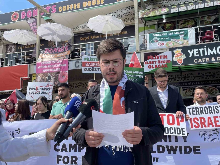 Adana’da üniversite öğrencileri Filistin için yürüdü