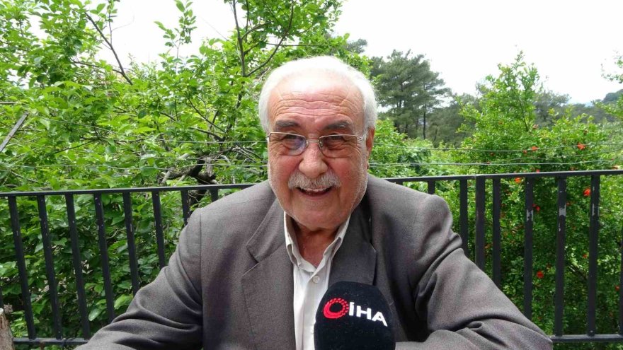 18 başbakan, 7 cumhurbaşkanı, 19 vali değişti o hala muhtar