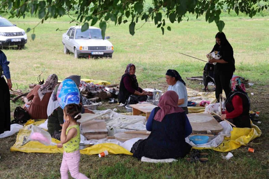 Adanalı muhtar mahalleli kaynaşsın istedi, ilk vaadini gerçekleştirdi