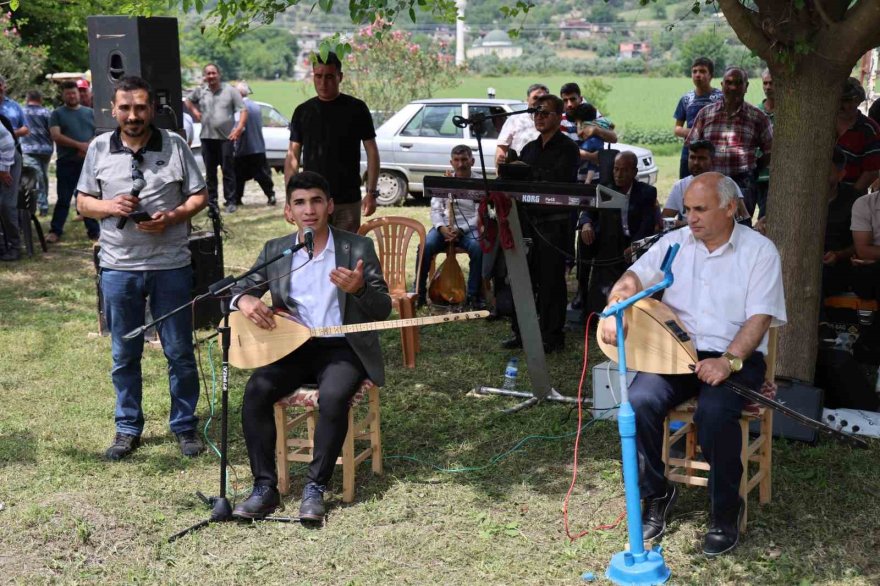 Adanalı muhtar mahalleli kaynaşsın istedi, ilk vaadini gerçekleştirdi