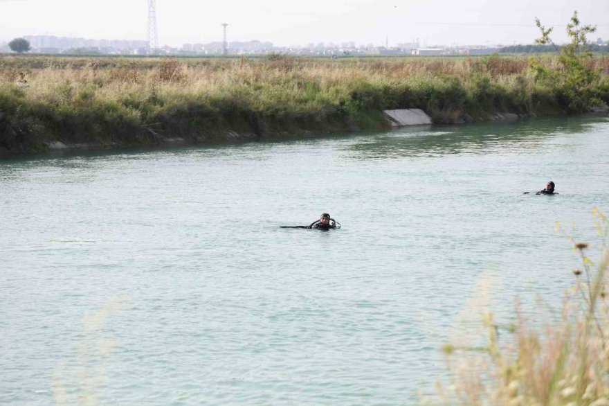 Adana’da serinlemek için sulama kanalına giren genç kayboldu