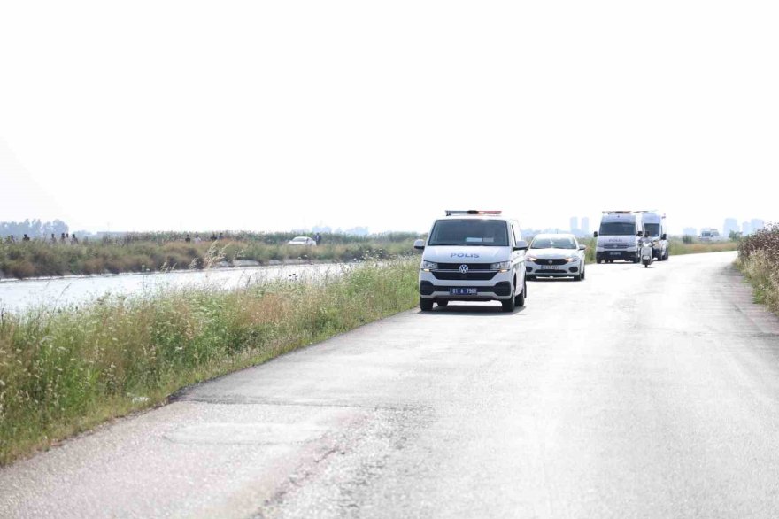 Adana’da serinlemek için sulama kanalına giren genç kayboldu