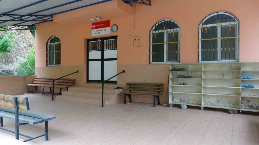 İmam vaadiyle seçim kazanan muhtar, mahalleye ilanla imam arıyor