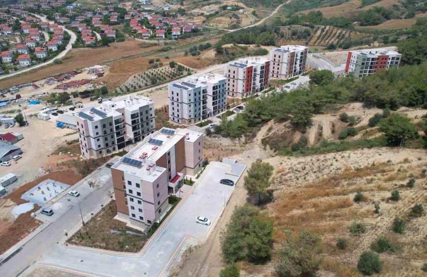 Deprem konutlarında yaşam başladı