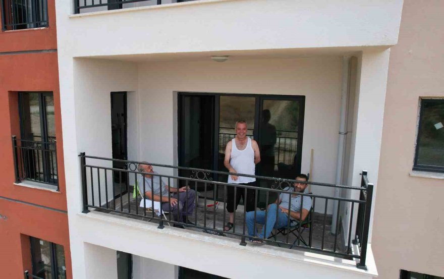 Deprem konutlarında yaşam başladı