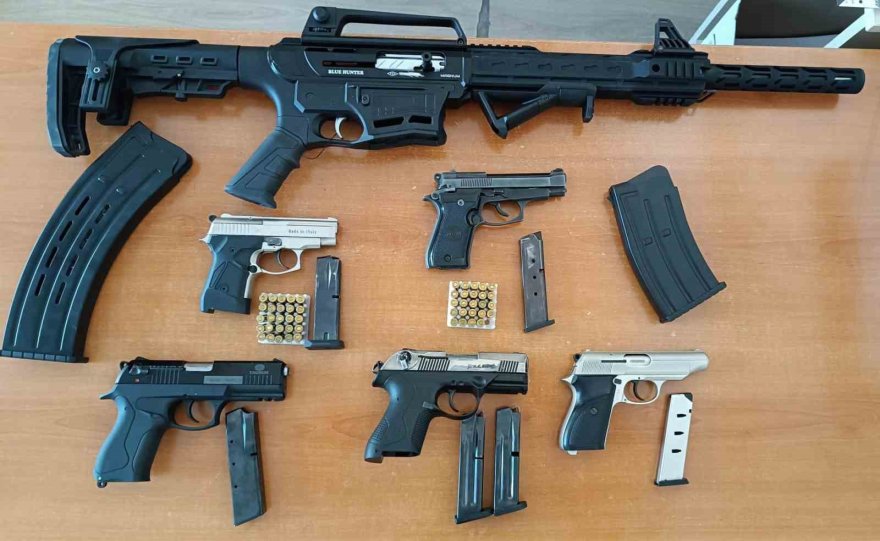 Çukurova polisi 36 silah ele geçirirken 251 suçluyu yakaladı