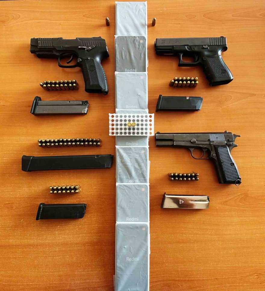 Çukurova polisi 36 silah ele geçirirken 251 suçluyu yakaladı