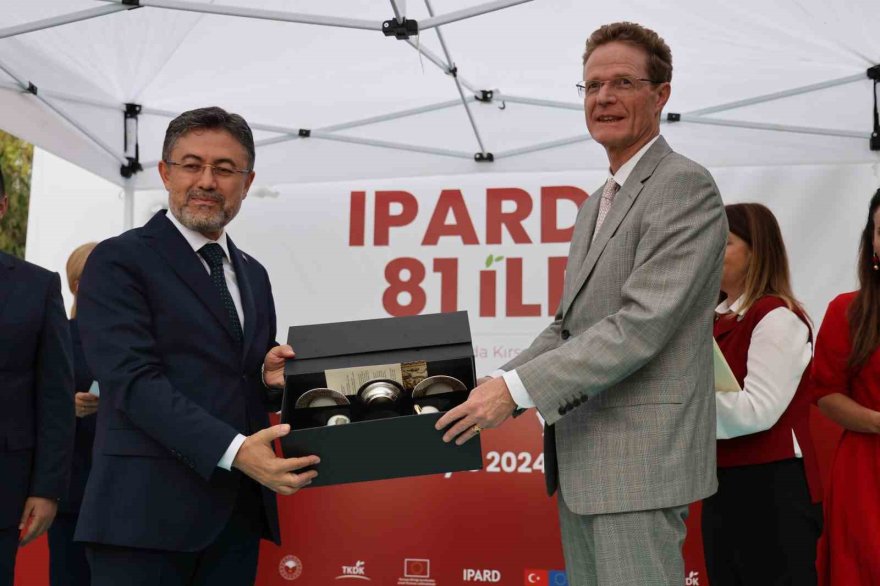 Tarım ve Orman Bakanı Yumaklı: “IPARD ile ülkemizin tarım ve gıda sektörlerine 93 milyar lira tutarında yatırım kazandırıldı”