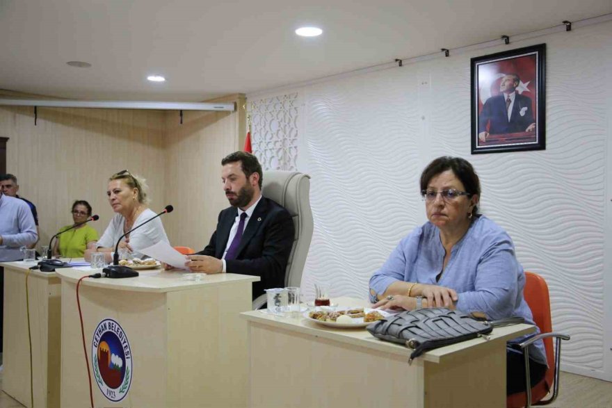 Ceyhan Belediyesi Meclis Toplantısında İsrail’in Filistin’e yönelik saldırıları kınandı