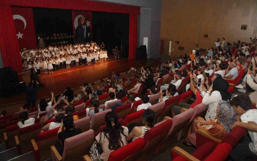 Çukurova Belediyesi Kreşlerinden 260 çocuk mezun oldu