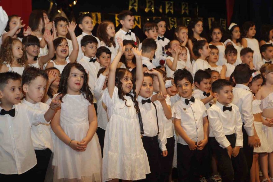 Çukurova Belediyesi Kreşlerinden 260 çocuk mezun oldu