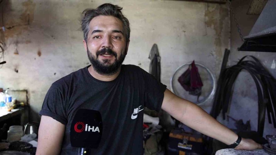 Tescilli Tapan bıçaklarının ustası sosyolog