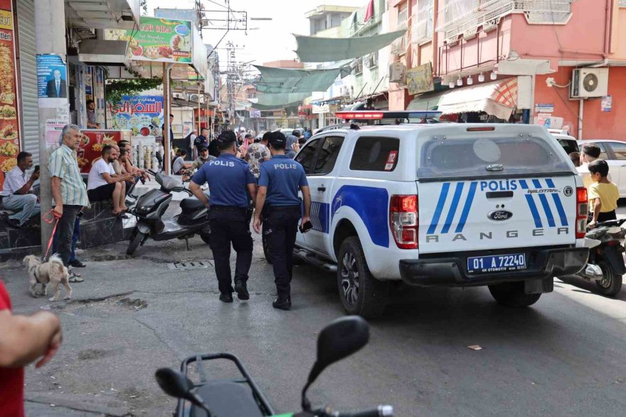 Kaldırımın kana bulandığı sokakta Seyhan polisinden denetim